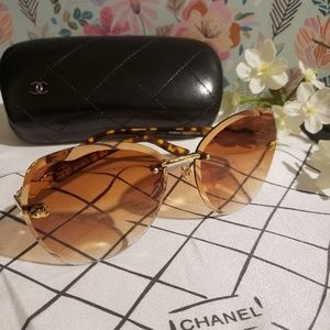 😎 Chanel Sunglasses 😎